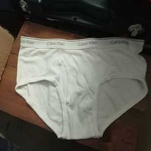 5 pair Calvin Klein breifs